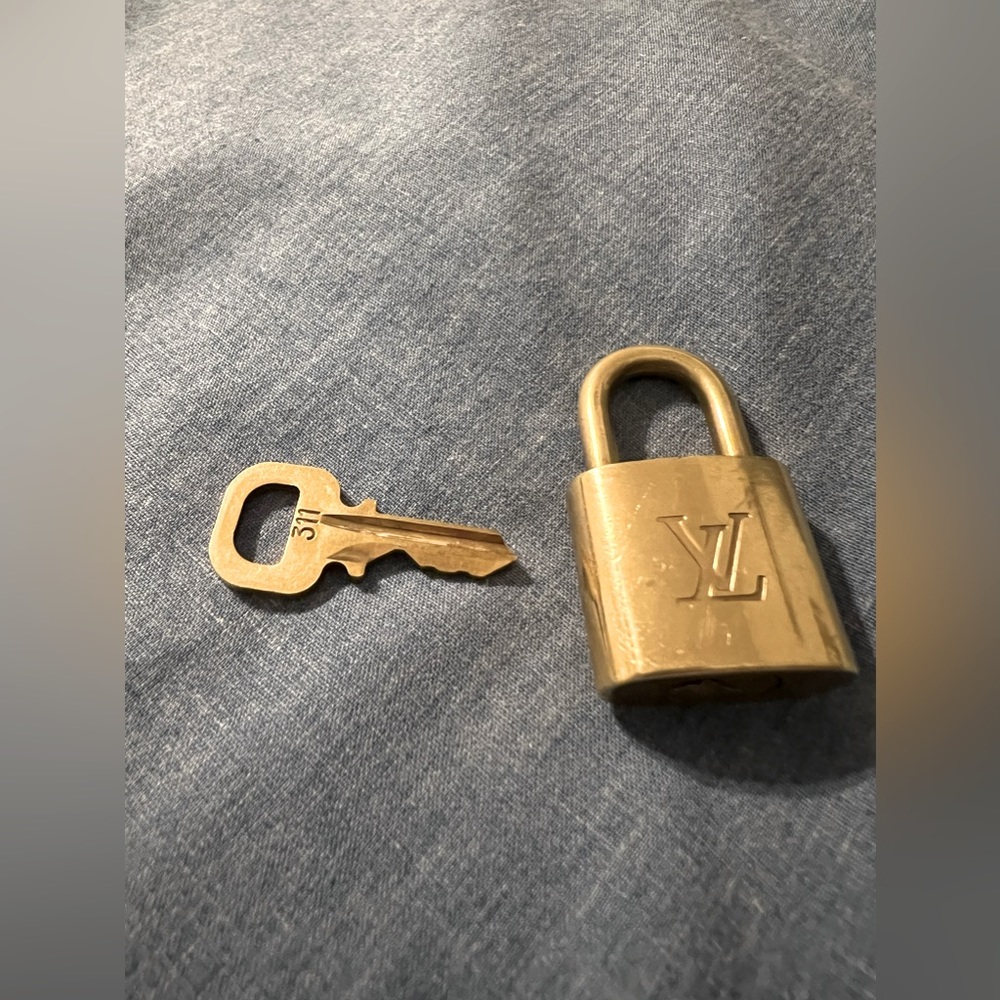 Lv Lock - image 1